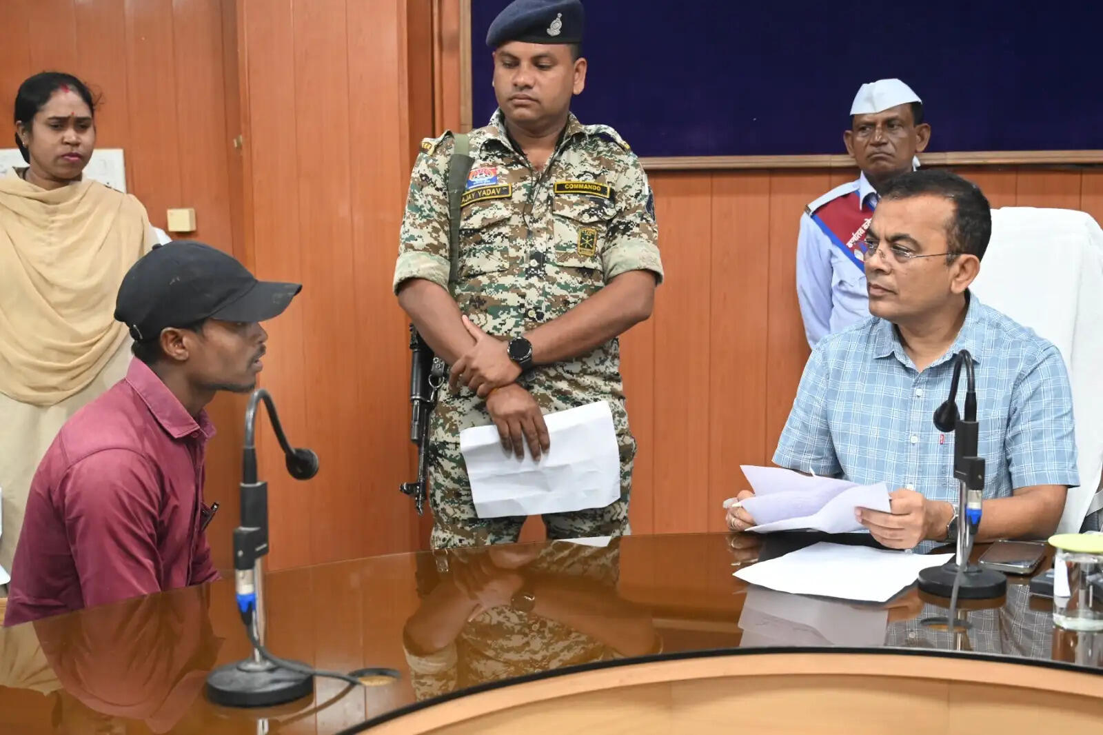 जनदर्शन में कलेक्टर ने सुनी आमजनों की समस्याएं, 23 आवेदन मिले