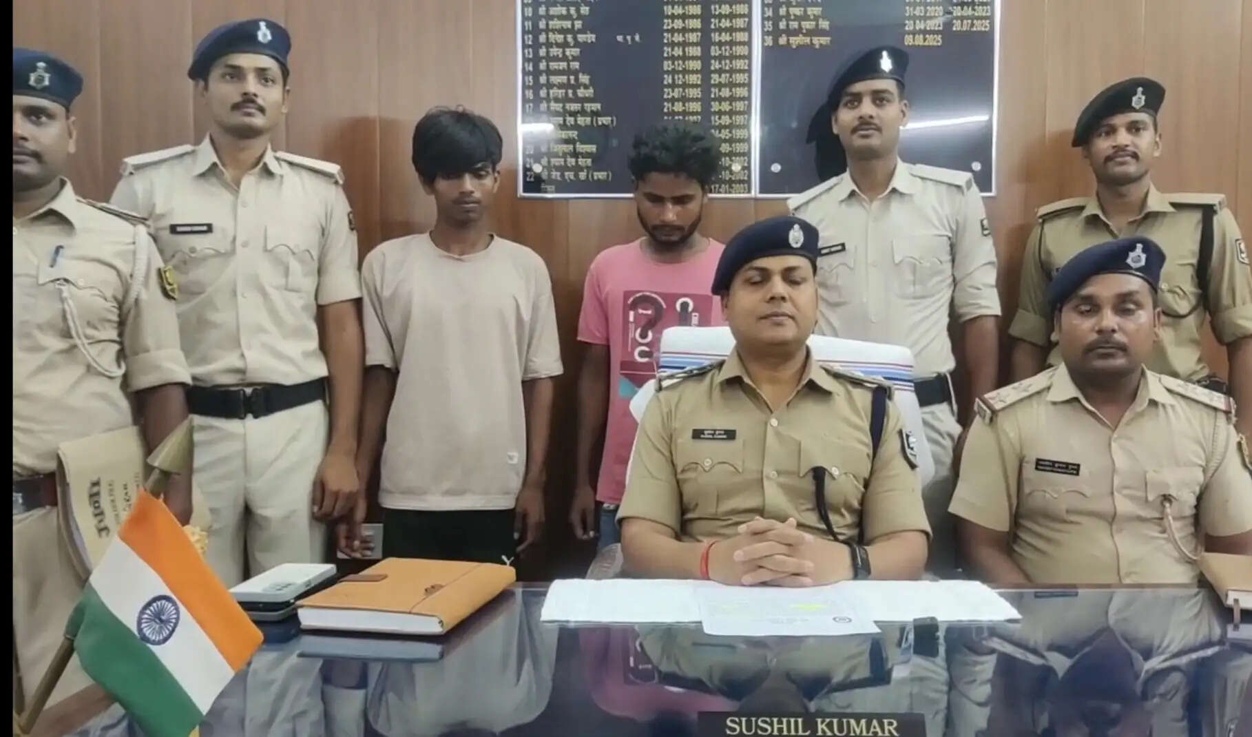 दो कारोबारी स्मैक के साथ गिरफ्तार, स्कॉर्पियो और बाइक जब्त