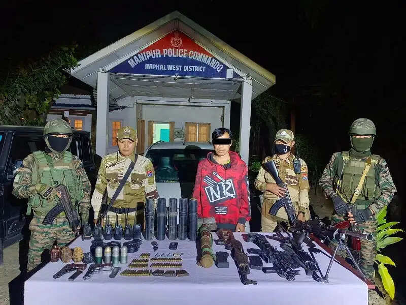 मणिपुर में विभिन्न अभियानों में भारी मात्रा में हथियार एवं गोला-बारूद बरामद