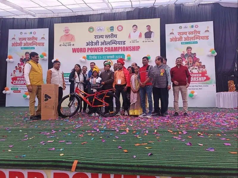 मप्रः राज्य स्तर पर ग्वालियर के कैंथोदा गाँव का परचम लहराकर लौटीं अनामिका