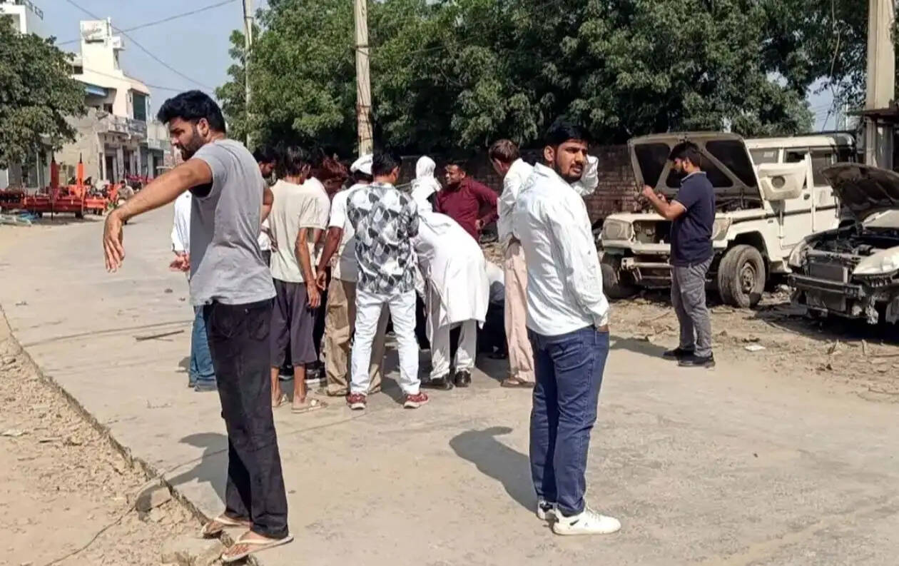 हांसी के उत्तम नगर में गली के लेवल पर बवाल, पुलिस पहुंची मौके पर