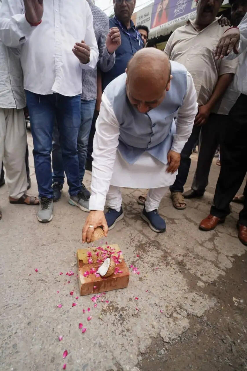 विधानसभा अध्यक्ष ने सामुदायिक सुविधाओं एवं नई आरएमसी सड़कों का किया उद्घाटन