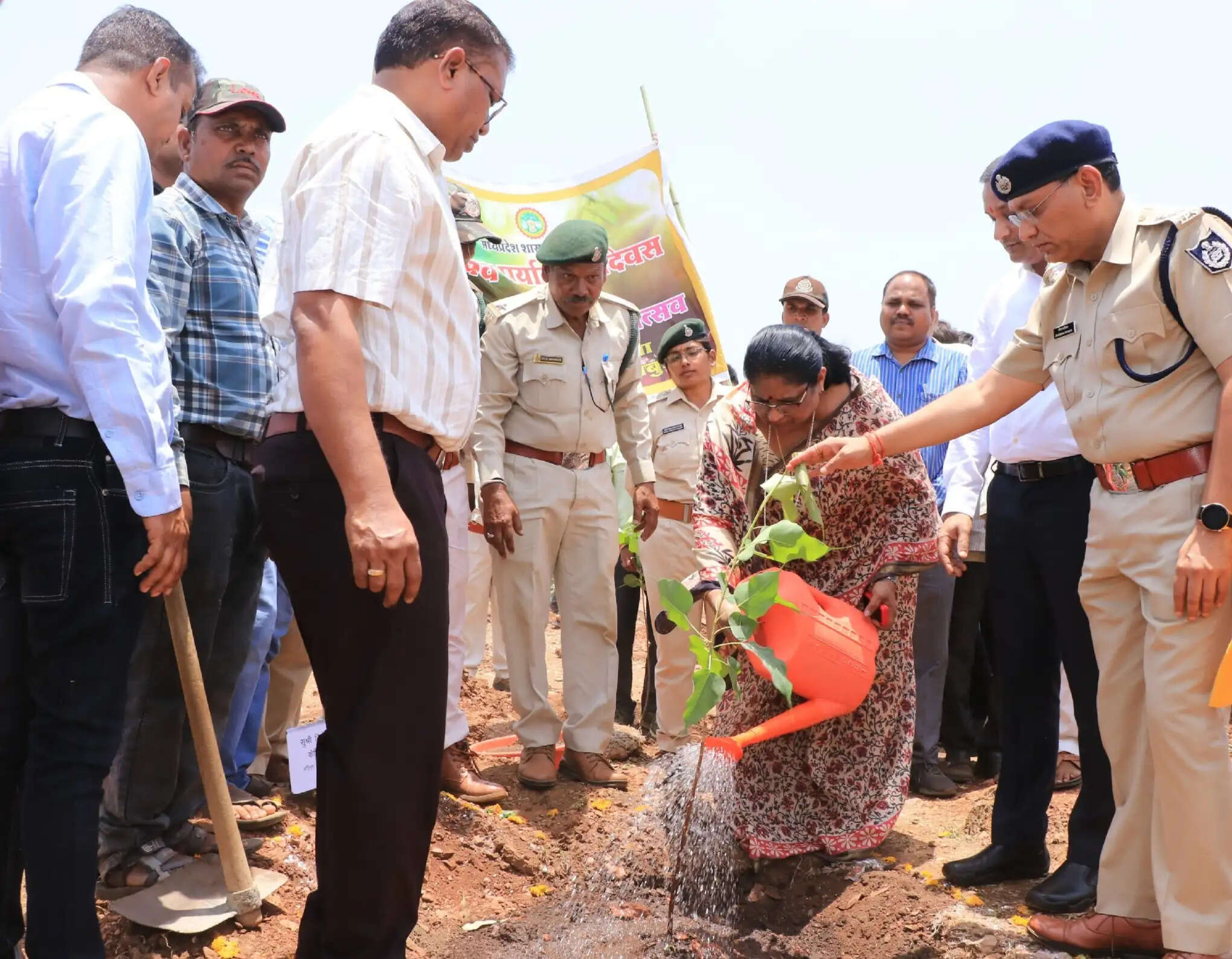 पर्यावरण संरक्षण एवं पौधों का संवर्धन हमारी सामूहिक जिम्मेदारी; निर्मला भूरिया