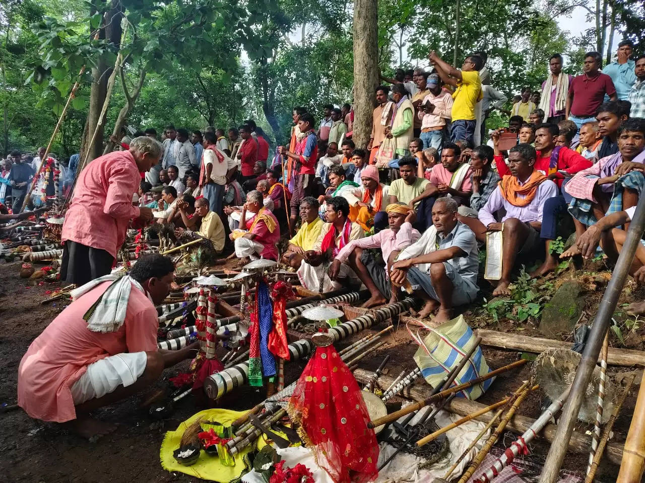 प्रथा : कुर्सीघाट बोराई में पारंपरिक तरीके से हुई पूजा-अर्चना