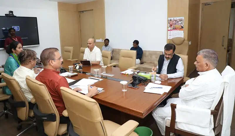 राज्य सरकार की प्राथमिकता है गुणवत्तापूर्ण शिक्षा प्रदान करना : मंत्री परमार