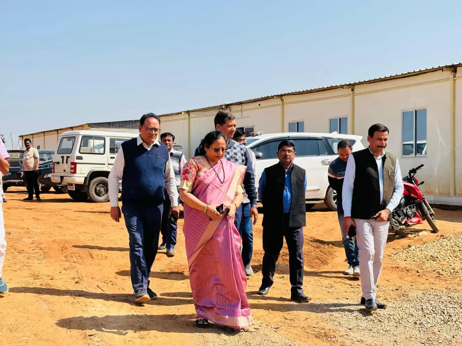 मार्च तक पूरा करें रेजिडेंस भवन का निर्माण कार्य : प्रो. शोभा गौड़