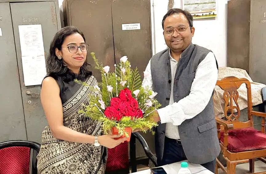 कटिहार रेल मंडल के मंडल वाणिज्य प्रबंधक संगीता मीणा का हाजीपुर स्थानांतरण