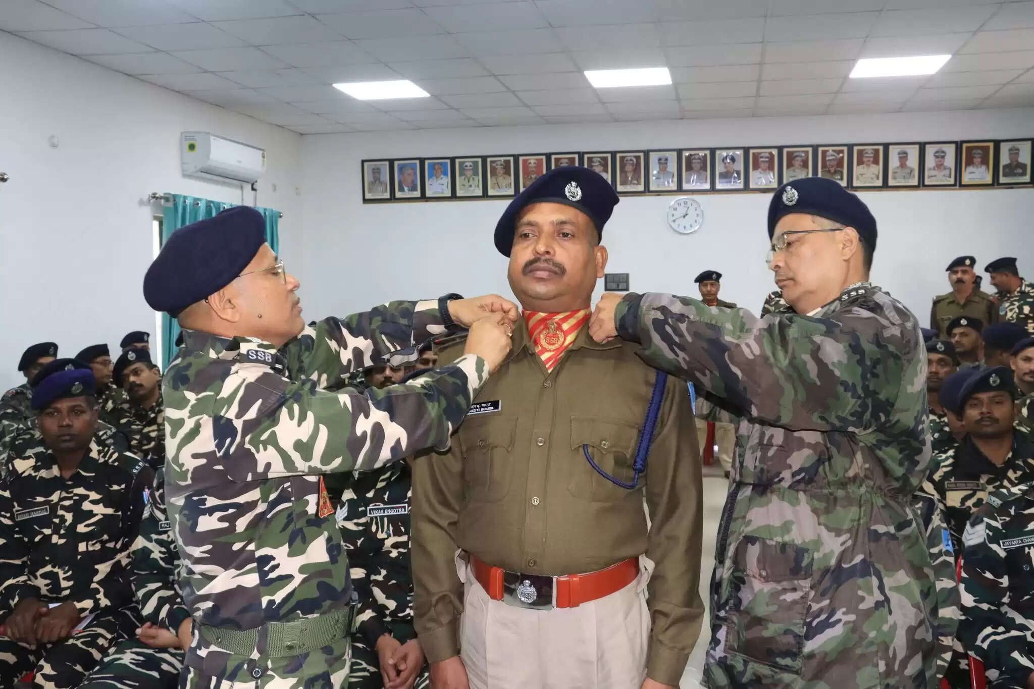 सैनिक सम्मेलन में प्रोन्नत प्राप्त जवानों को दी गई पदोन्नति