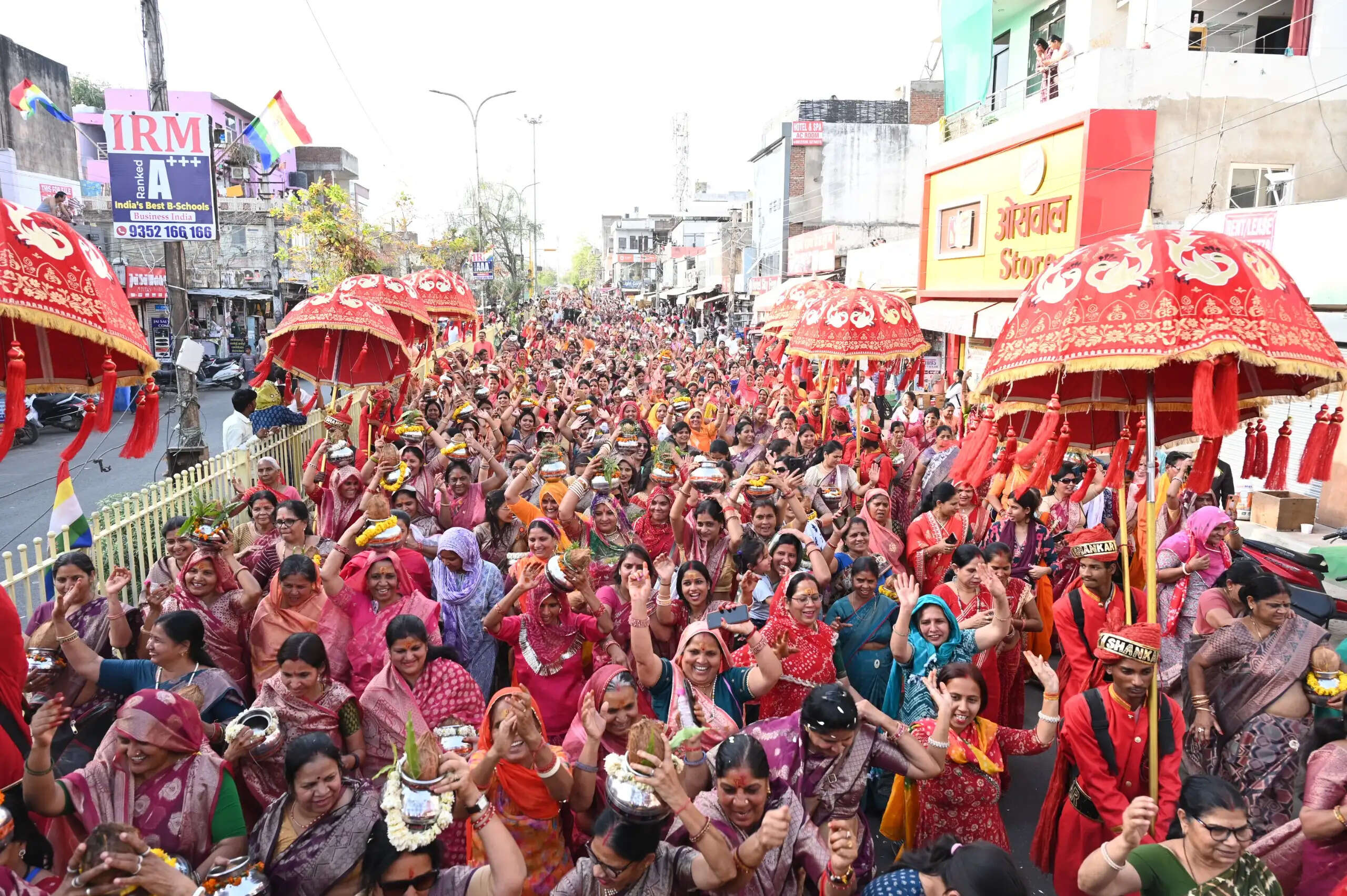 जयपुर में 11 हजार महिलाओं की भव्य कलश यात्रा, 20 से शुरू होगी शिव पुराण कथा