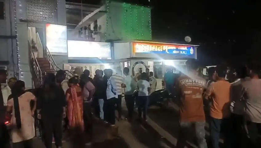 कोरबा में होली पर नशेड़ियों का तांडव: चाकू और सर्जिकल ब्लेड से हमला, चार युवक गंभीर रूप से घायल