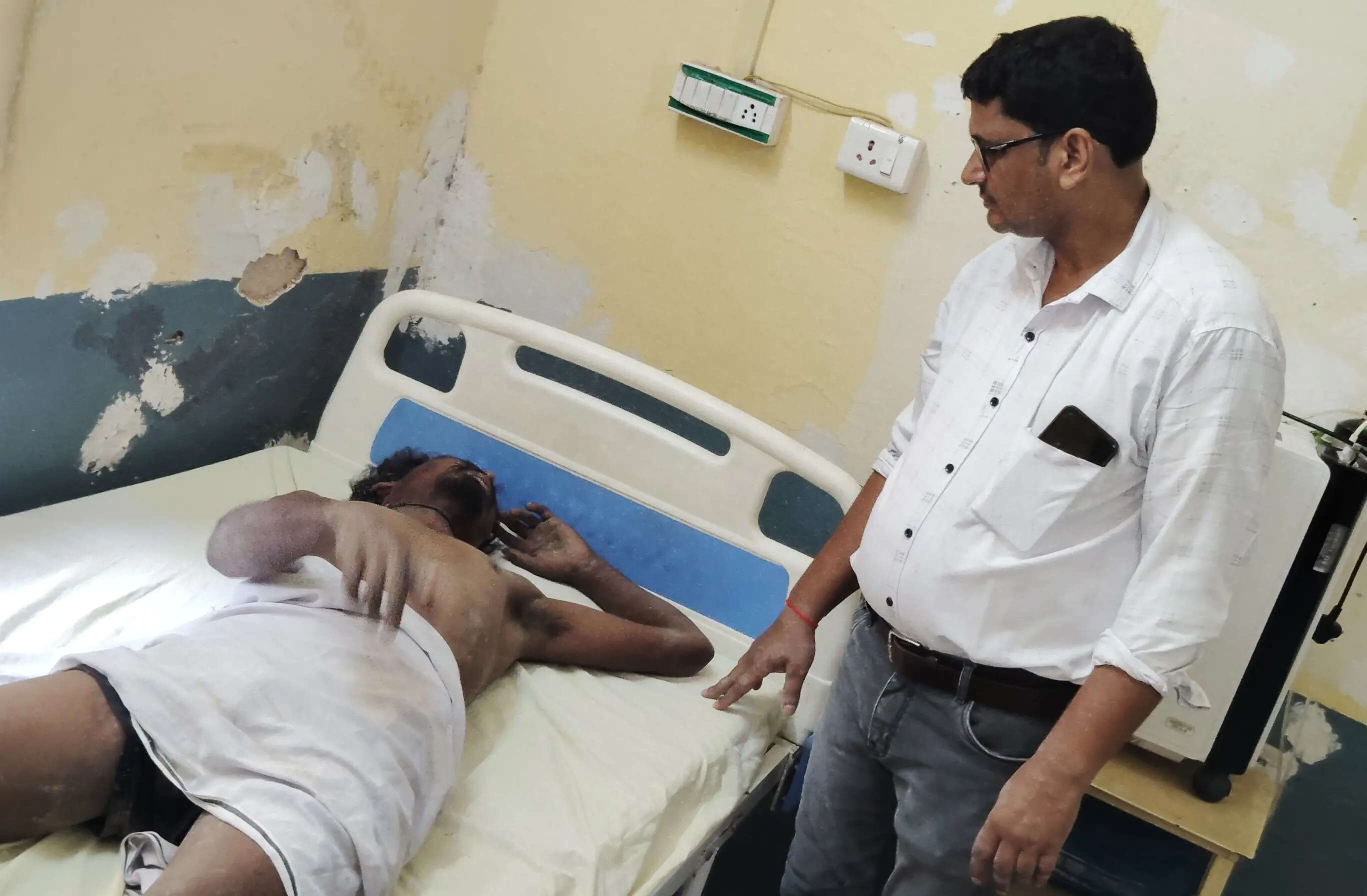 गंगा पुल से युवक ने लगाई छलांग, मछुआरों की सतर्कता से बची जान