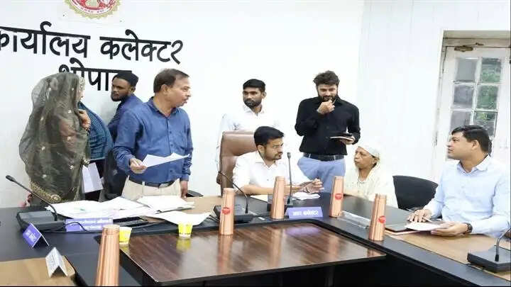 न्यायिक प्रक्रियाओं एवं कार्यसंस्कृति को ऑनलाइन मोड पर लाने पर दें बल : कलेक्टर मिश्रा