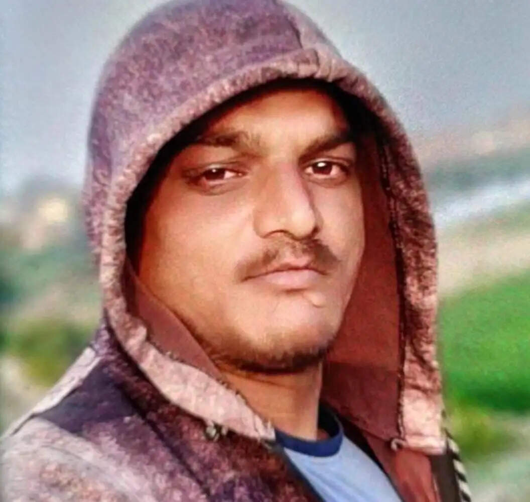 बस की टक्कर से मोटरसाइकिल सवार दिव्यांग की मौत