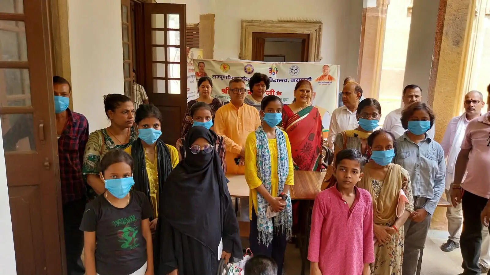 वाराणसी : सेवा-संकल्प से संपूर्णानंद संस्कृत विश्वविद्यालय ने दिया स्वस्थ भारत का संदेश