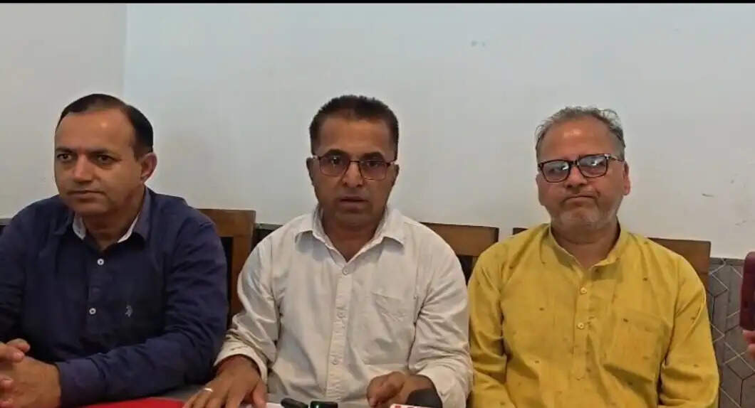 पांवटा साहिब नगर परिषद चुनावों को लेकर थर्डफ्रंट सभी 13 वार्डों में उतारेगा निर्दलीय उम्मीदवार