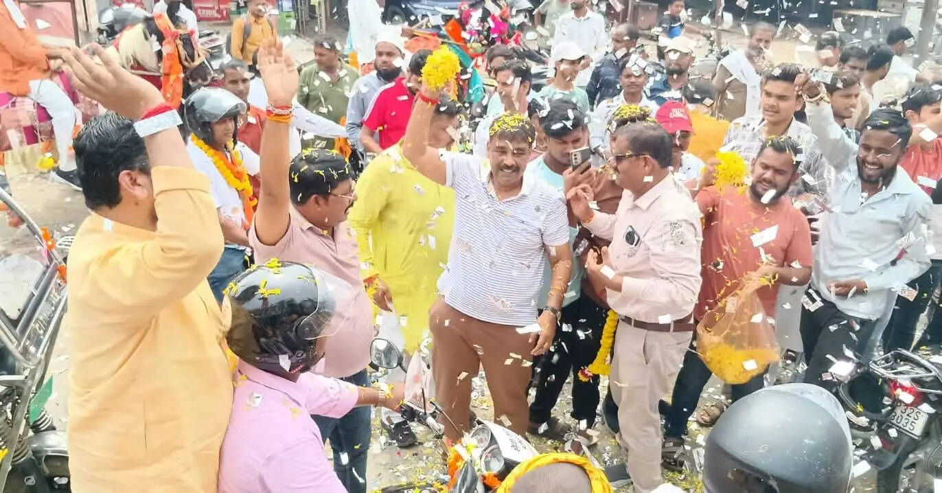 काशी के गंगाजल से मोदी जी की जन्मस्थली का जलाभिषेक सनातन आस्था और राष्ट्र सेवा के संगम का प्रतीक : अनुराग अवस्थी