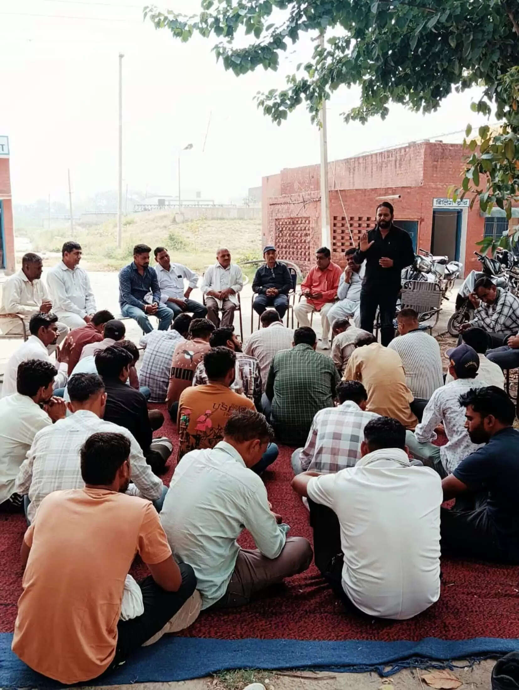 हिसार : कर्मचारियों को नौकरी से हटाने से सरकार की मंशा हुई साफ : राकेश वशिष्ठ