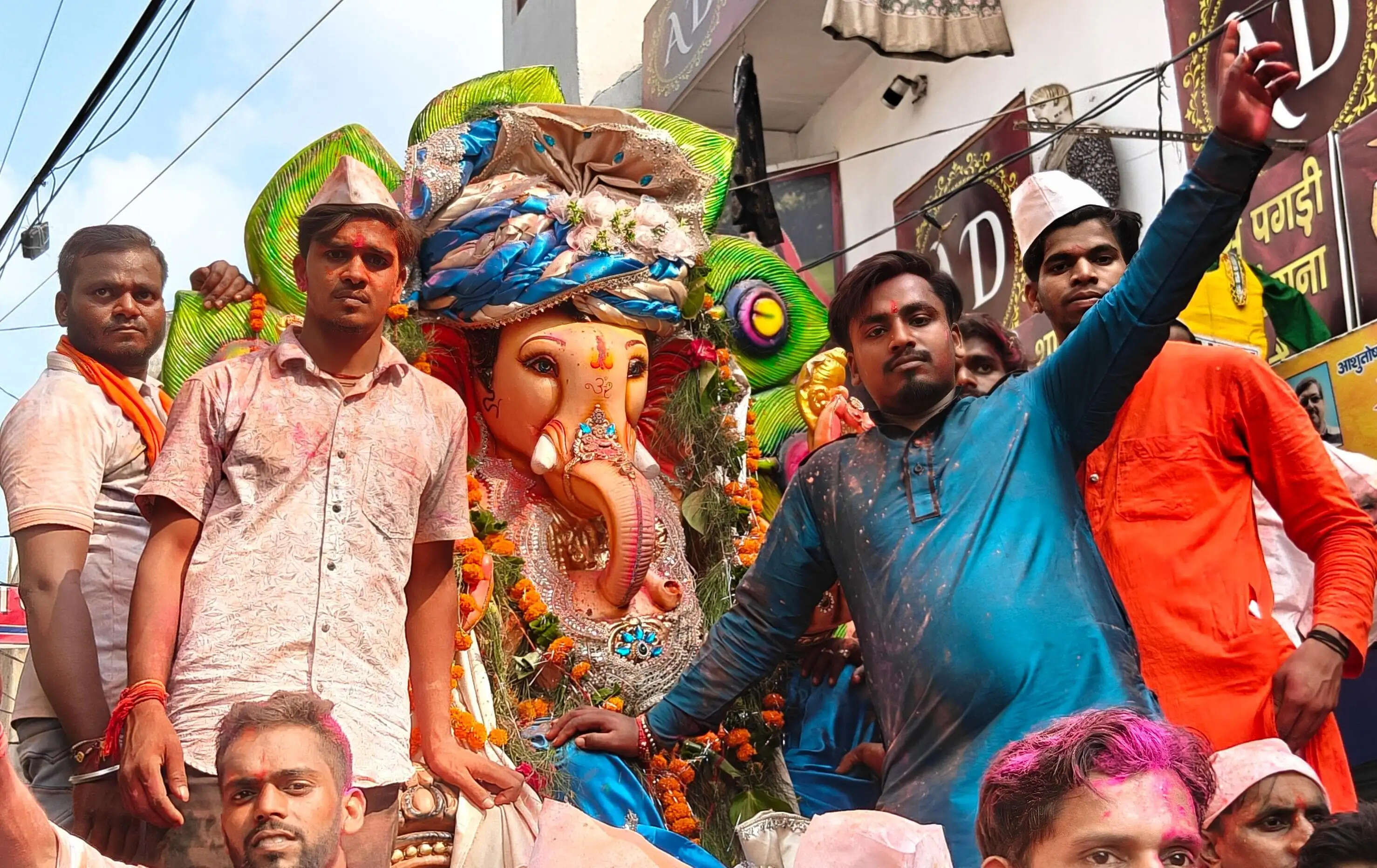 मुरादाबाद : महानगर में गणेश प्रतिमा का विसर्जन जारी, गूंजे जयकारें