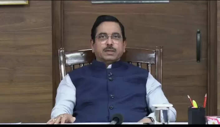 केंद्रीय मंत्री प्रहलाद जोशी ने केपीएससी भर्ती घोटाले में राज्य सरकार की संलिप्तता का लगाया आरोप