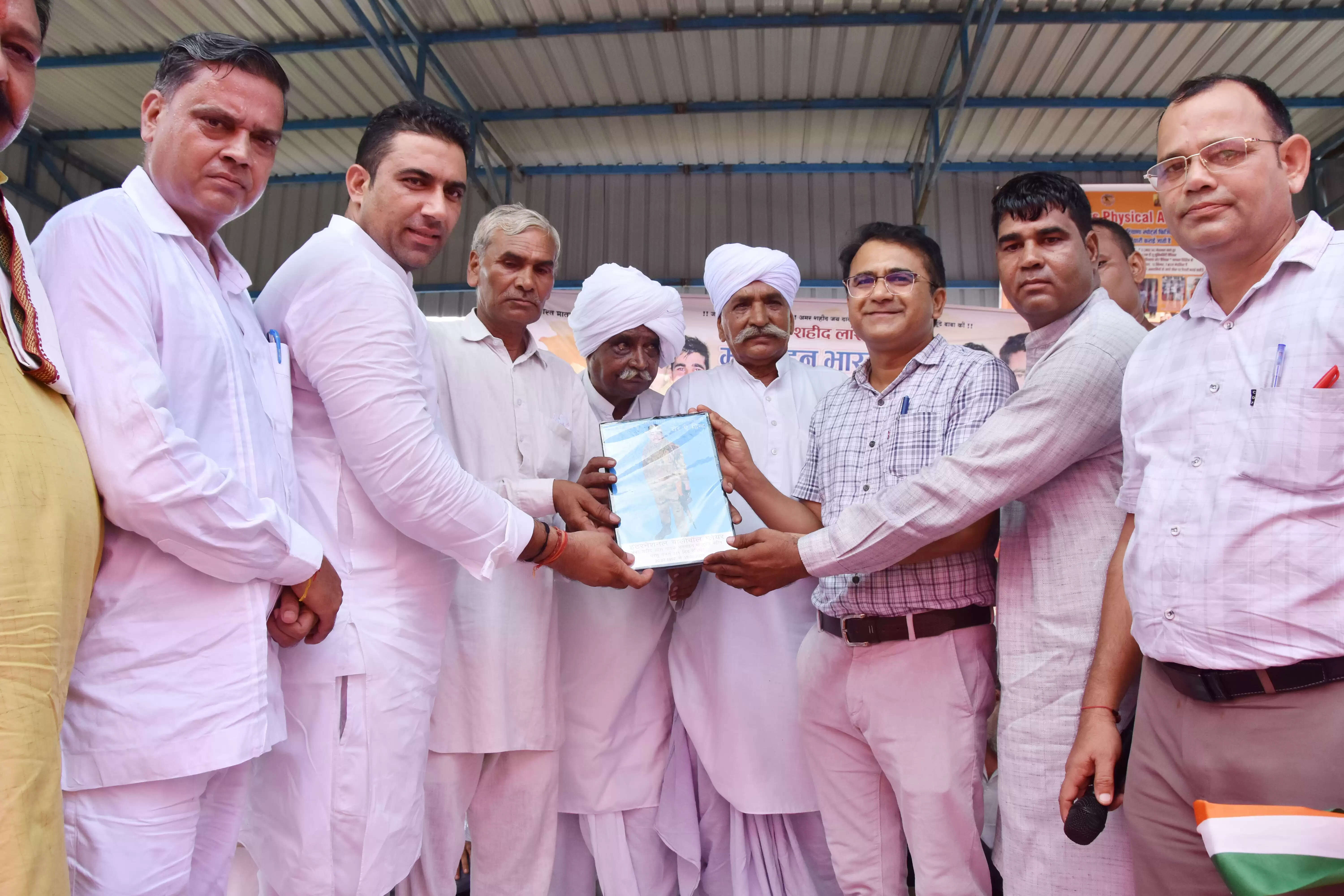 पलवल : देश की रक्षा करते हुए शहादत देना गर्व की बात:वशिष्ठ