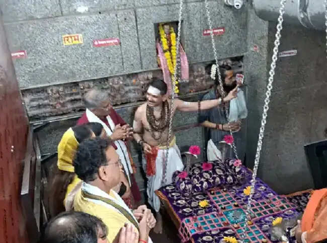 मुख्य निर्वाचन आयुक्त ज्ञानेश कुमार ने ओंकारेश्वर में किए ज्योतिर्लिंग के दर्शन, बोले-23 साल पुराना संकल्प पूरा हुआ