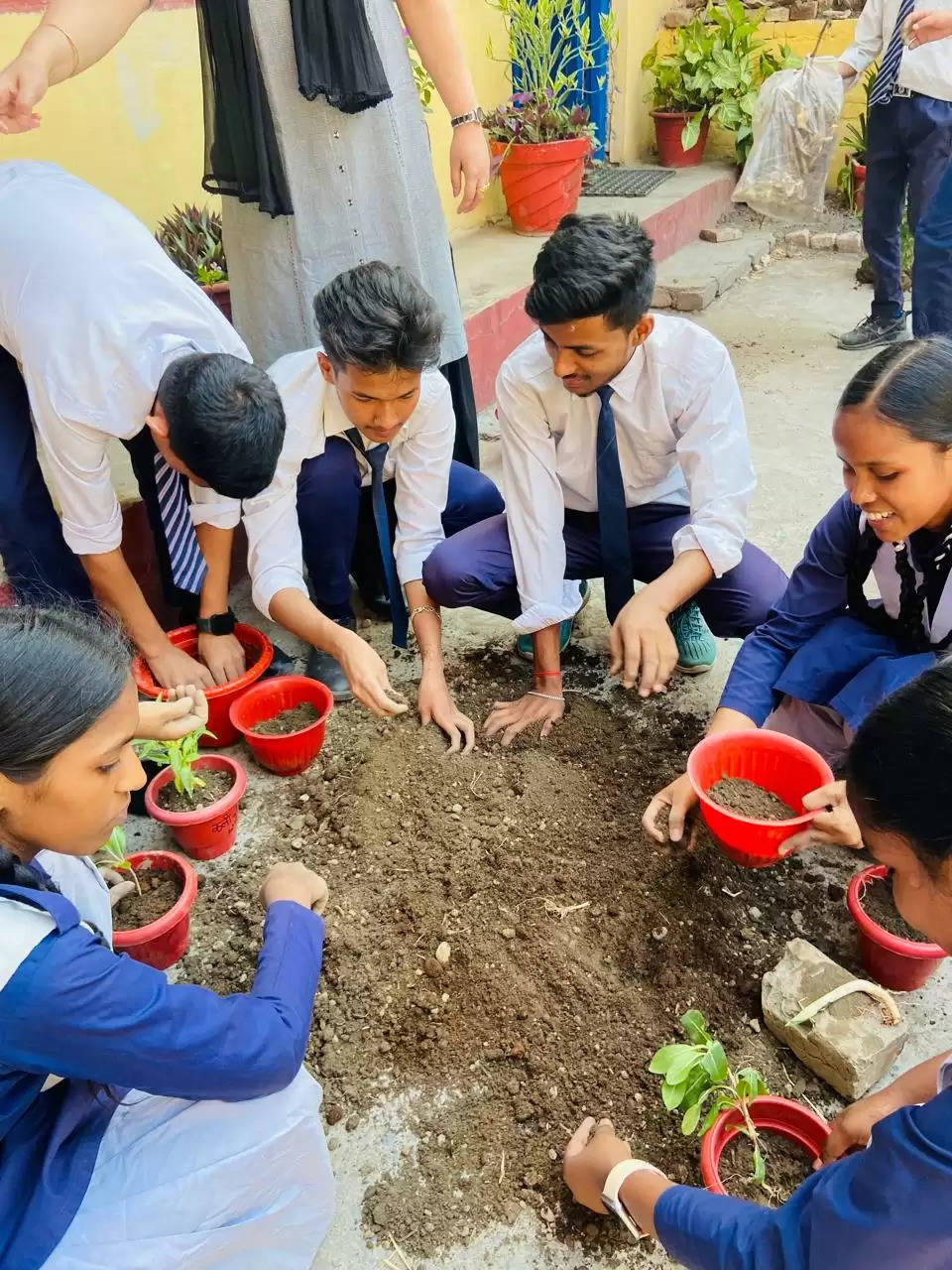 पंजाब सिंध क्षेत्र इंटर कॉलेज में प्रथम बार हुआ बस्तारहित दिवस का शुभारंभ