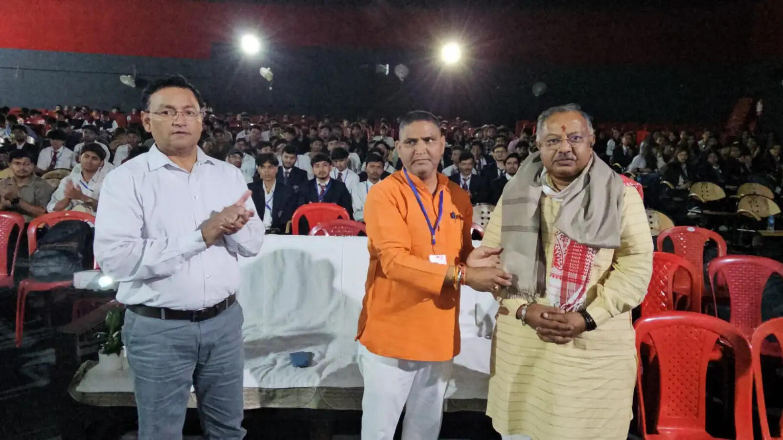 अपनी ऊर्जा, ज्ञान, कौशल और प्रतिभा का सकारात्मक उपयोग करें युवा