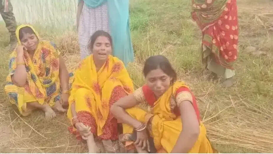 लापता दो नाबालिग बच्चियों के शव जलस्रोत से बरामद, इलाके में सनसनी