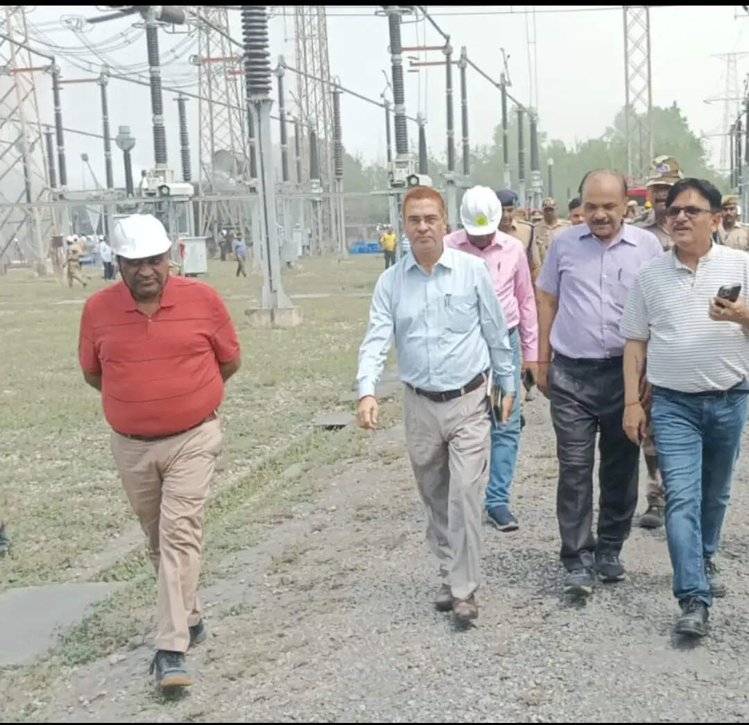 ओबरा तापीय परियोजना के स्विच यार्ड में लगी आग