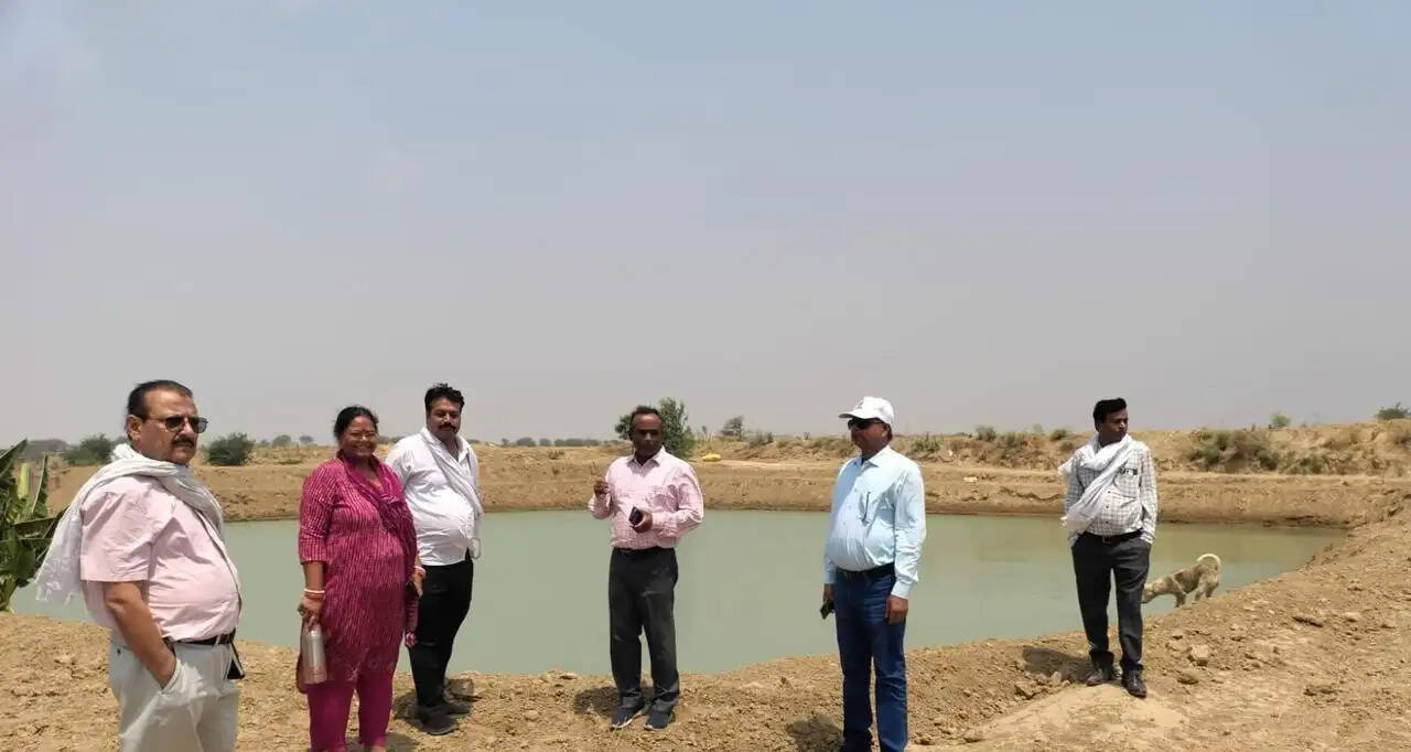 खेत तालाब योजना से ललिता ने बुनी समृद्धि की नई कहानी, मछली पालन से लाखों का मुनाफा