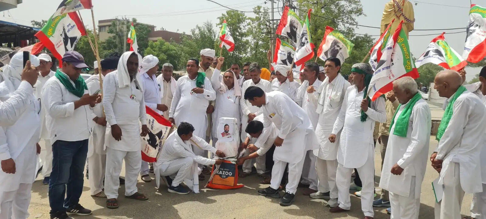 सिरसा में मांगों को लेकर किसानों ने दिया धरना