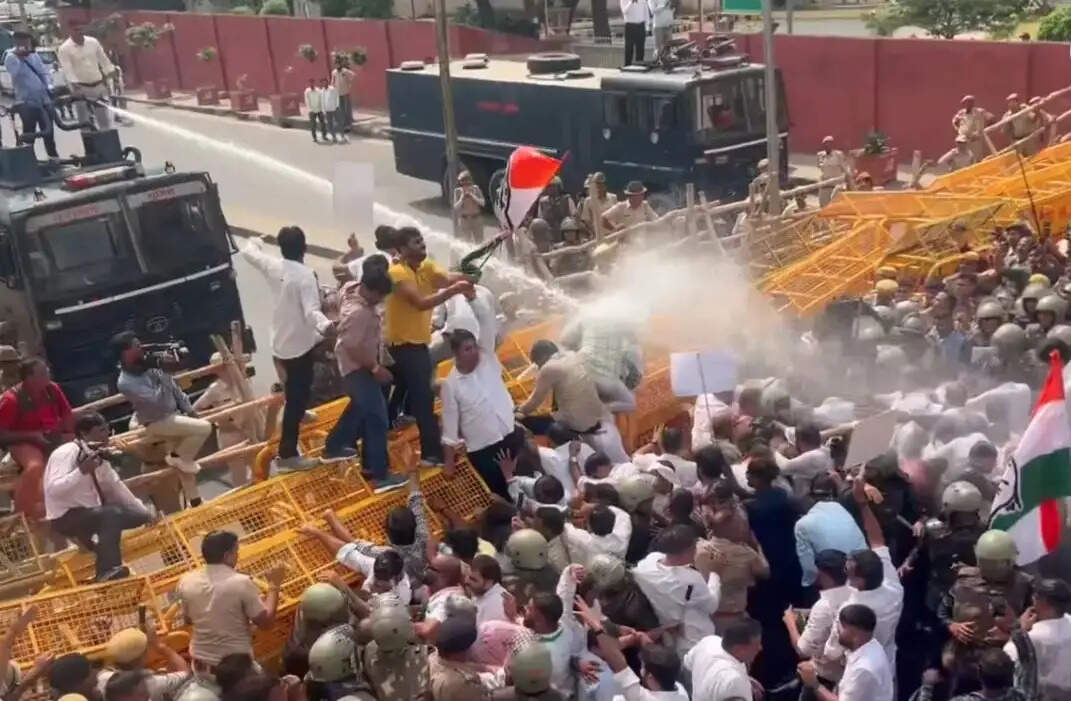 (अपडेट) वोट चोरी के आरोपों पर कांग्रेस का चुनाव आयोग के खिलाफ प्रदर्शन