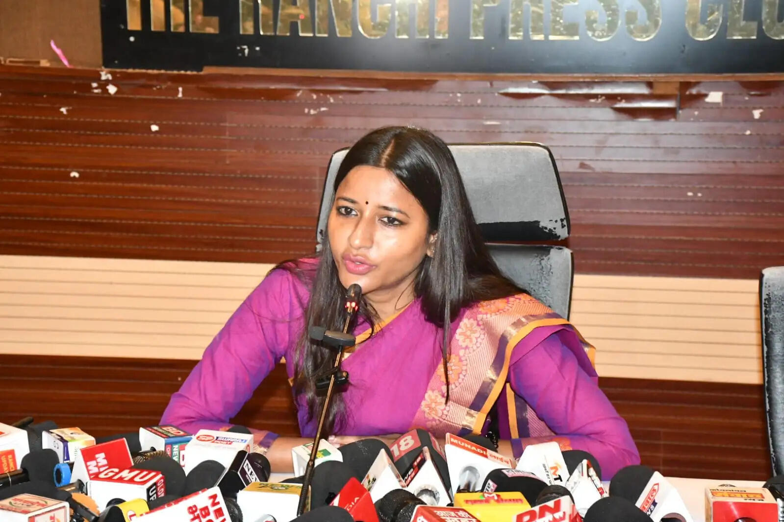 विष्णुगढ़ हत्याकांड: कांग्रेस की पूर्व विधायक अंबा प्रसाद ने पुलिस जांच पर उठाए सवाल, सीबीआई जांच की मांग