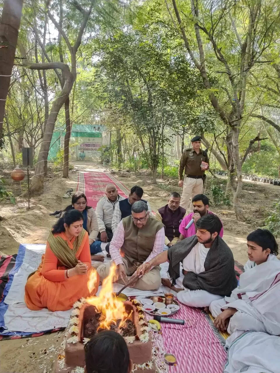 जयपुर पुलिस कमिश्नर सचिन मित्तल धर्म पत्नी सहित श्री पिंजरापोल गौशाला पहुंचे