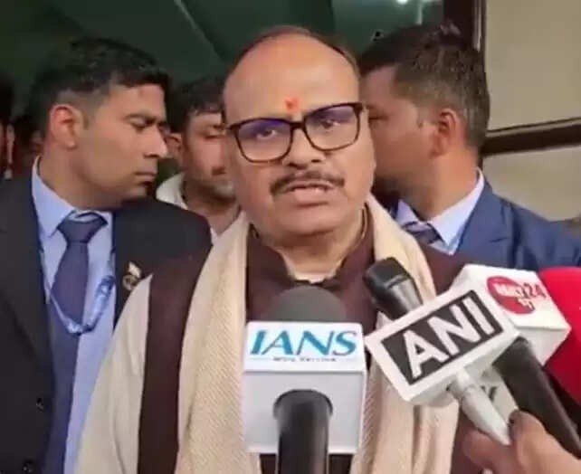 डिप्टी सीएम बृजेश पाठक ने एसआईआर को लेकर की समीक्षा बैठक