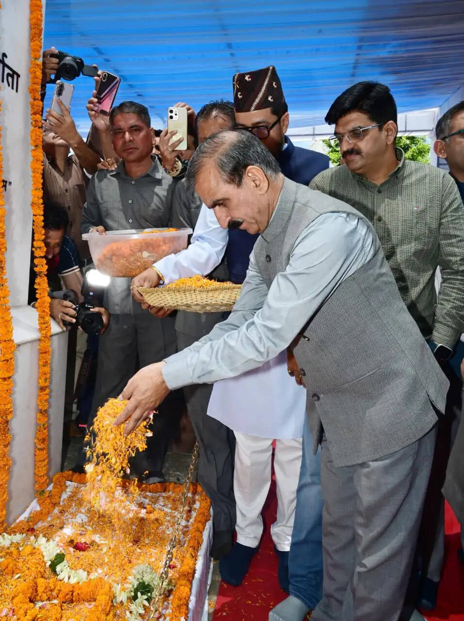 वीरभद्र सिंह को उनकी जयंती पर किया याद, नेताओं ने दी श्रद्धांजलि
