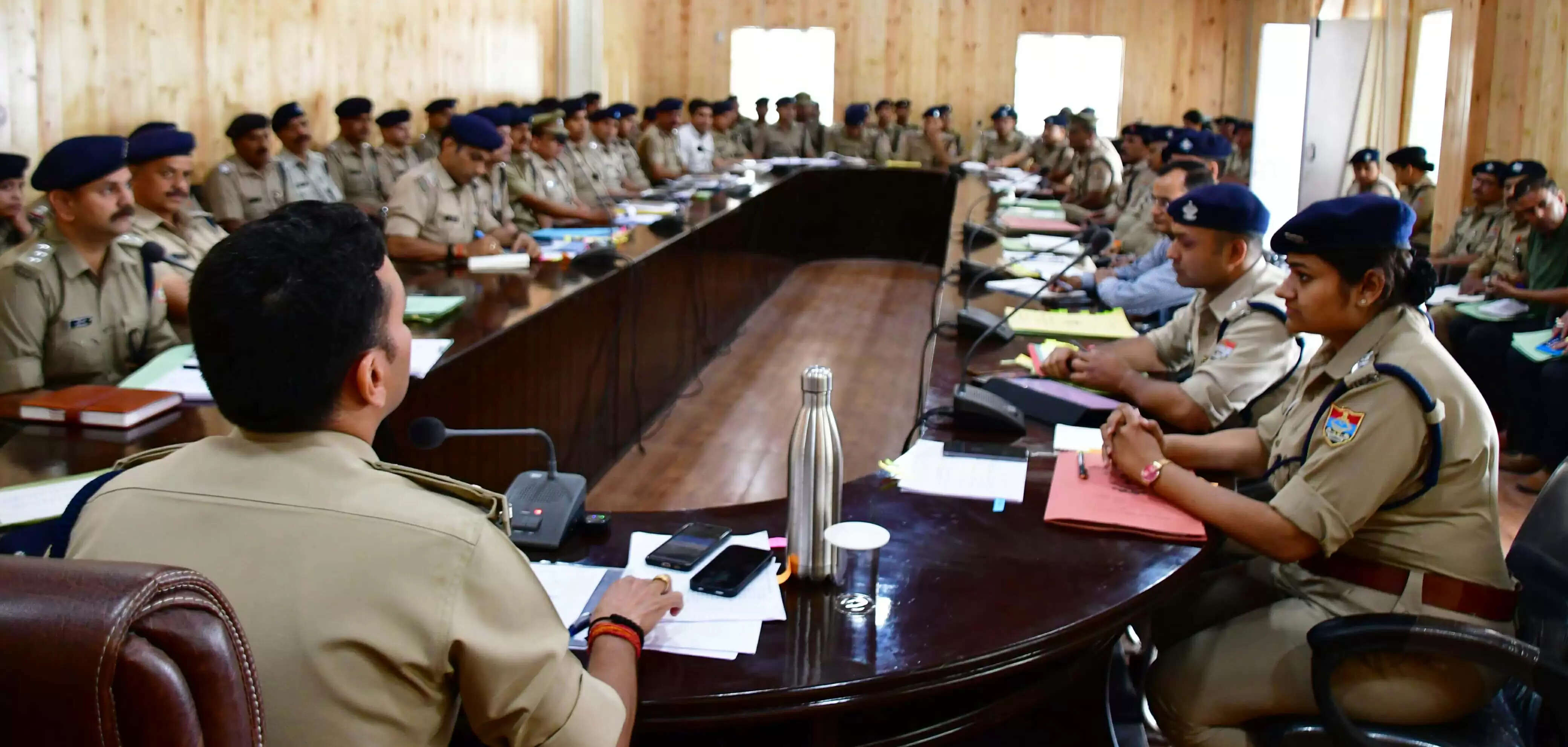 पुलिसिंग में बेहतर परिणाम दो या लापरवाही पर कार्यवाही के लिए तैयार रहो : एसएसपी