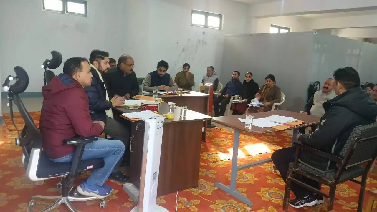 लंबित राजस्व मामलों का आगामी 31 मार्च तक निपटारा सुनिश्चित करें राजस्व अधिकारी : अपूर्व देवगन