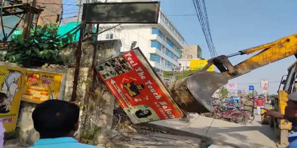 शहर को अतिक्रमण मुक्त बनाने के लिए निगम ने चलाया अभियान