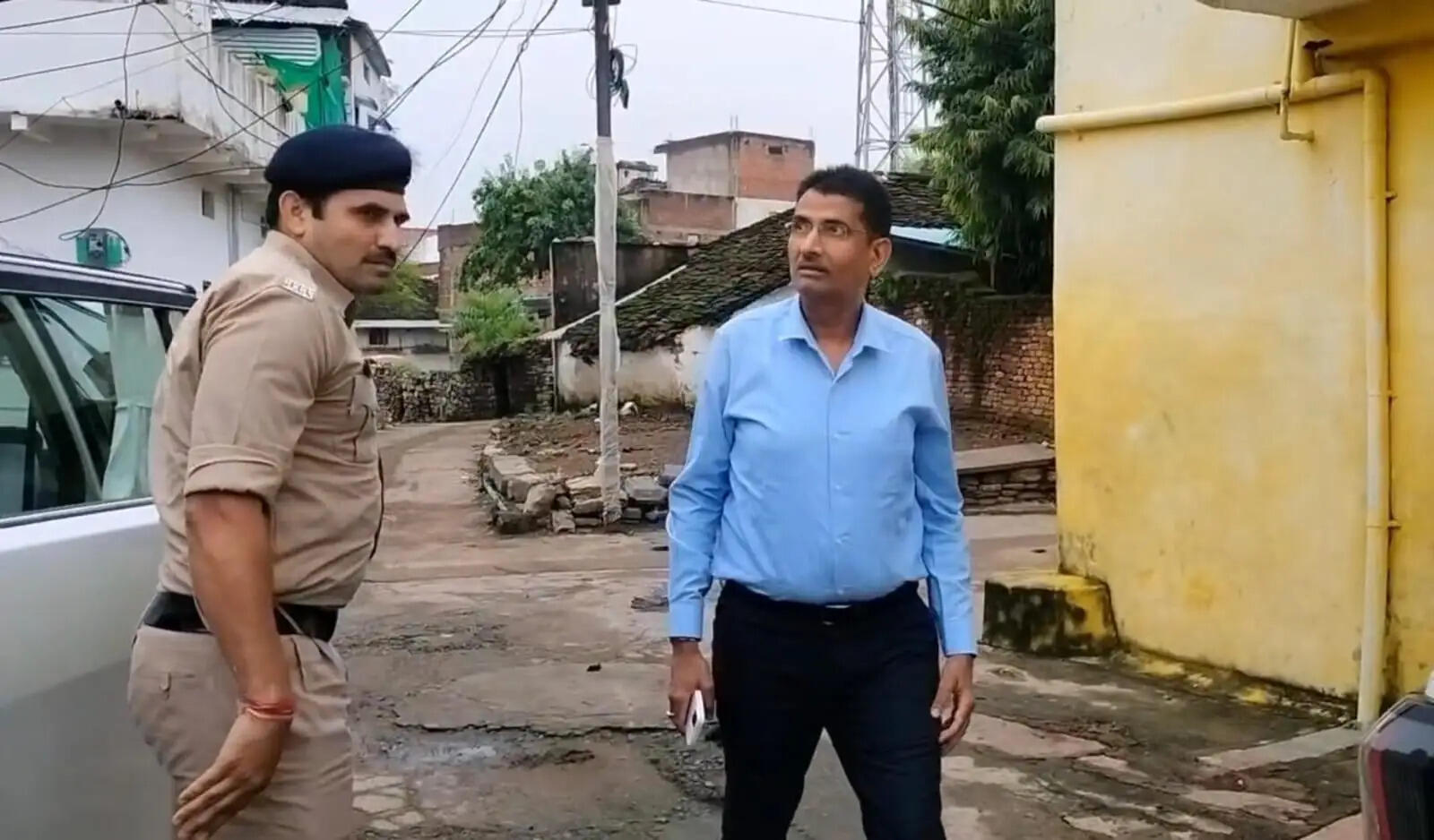 दमोह: कलेक्टर के औचक निरीक्षण में सामने आईं अनियमितताएं, पंचायत सचिव और कर्मचारी निलंबित