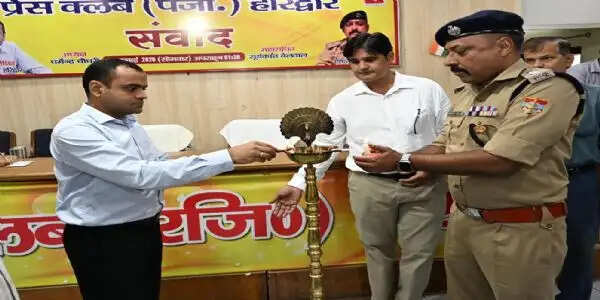 संवाद : डीएम और एसएसपी ने दी कांवड़ मेला व्यवस्थाओं की जानकारी