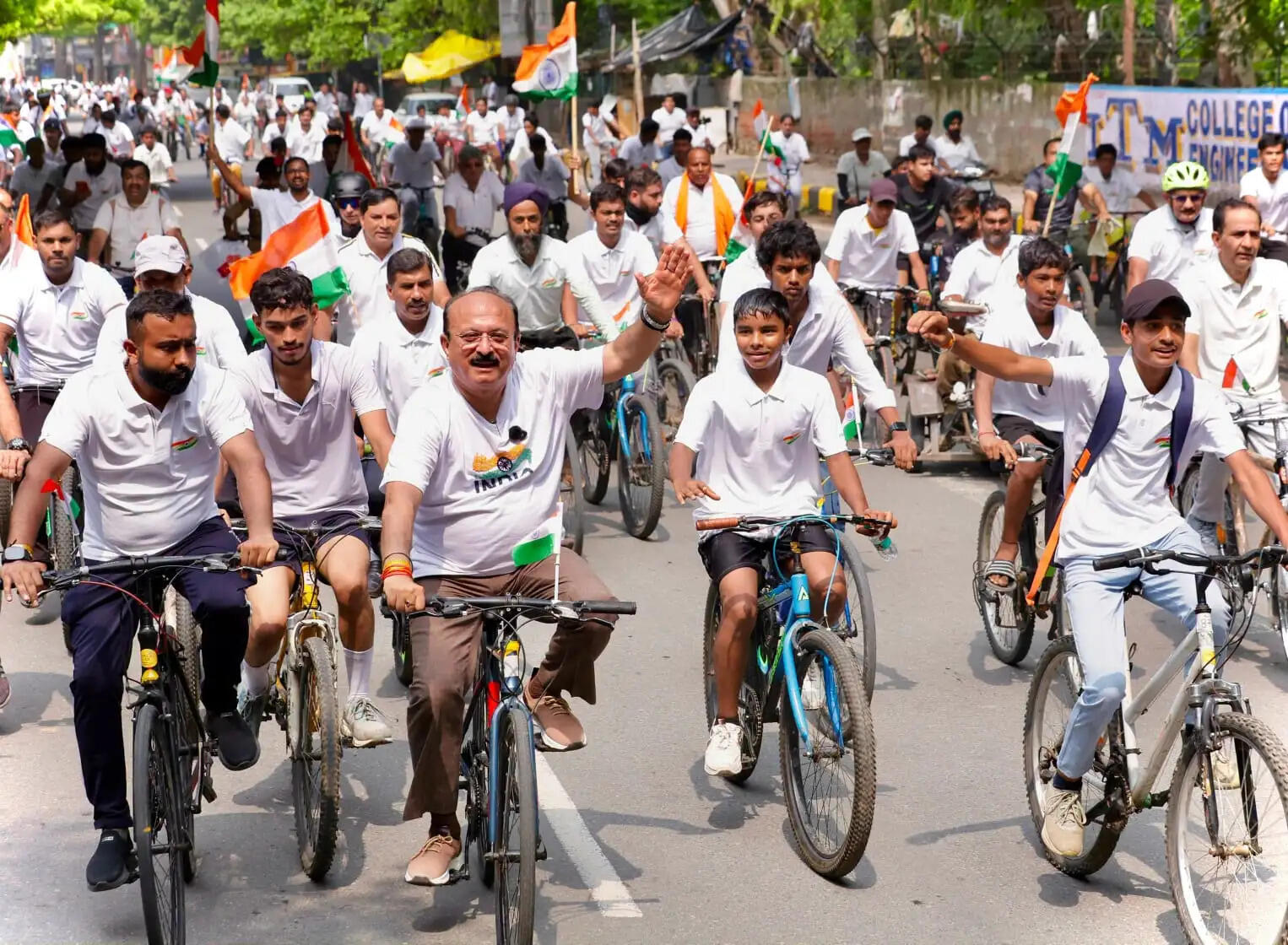 जनकपुरी ‘तिरंगा साइक्लोथॉन 2026’ में दो हजार निवासियों ने लिया भाग