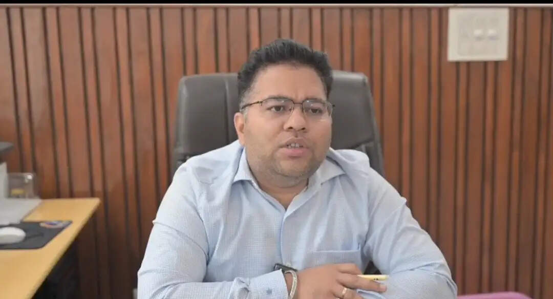 केदारनाथ धाम के लिए हेली सेवाएं शुरू, आठ हेलीपैड से उड़ान संचालन