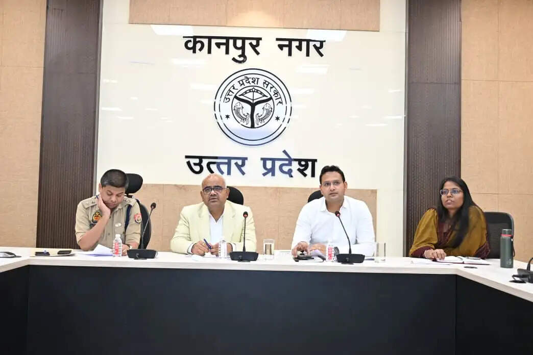 गंगा संरक्षण के लिए ग्रामीण नालों की टैपिंग और शोधन का कार्य हाेगा तेज : जिलाधिकारी