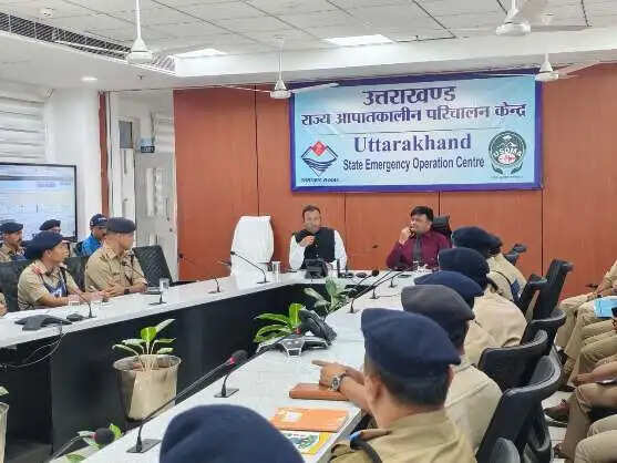 अग्निशमन सेकेंड ऑफिसर के 21 प्रशिक्षुओं ने राज्य आपातकालीन परिचालन केंद्र का किया भ्रमण