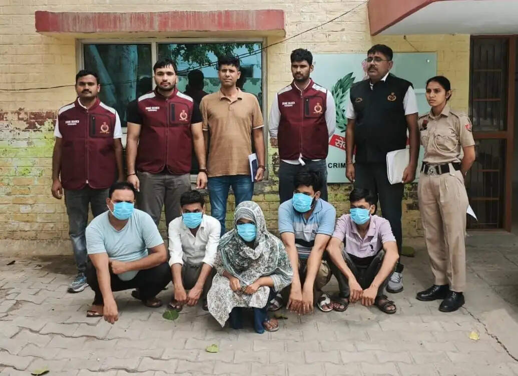 फरीदाबाद : शादी का झांसा देकर ठगी करने वाले गिरोह का भंडाफोड, पति-पत्नी सहित पांच गिरफ्तार