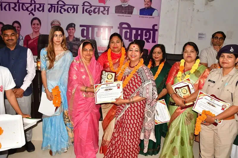 सतनाः अंतरराष्ट्रीय महिला दिवस पर जिला स्तरीय कार्यक्रम में वामा विमर्श पर हुआ मंथन