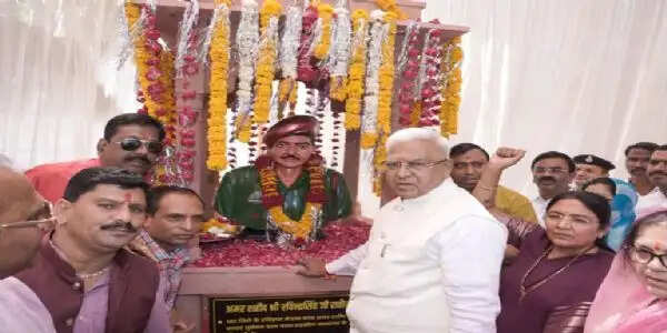 शहीद के संघर्ष और बलिदान की गाथा भावी पीढ़ियों के लिए प्रेरणा : राज्यपाल पटेल