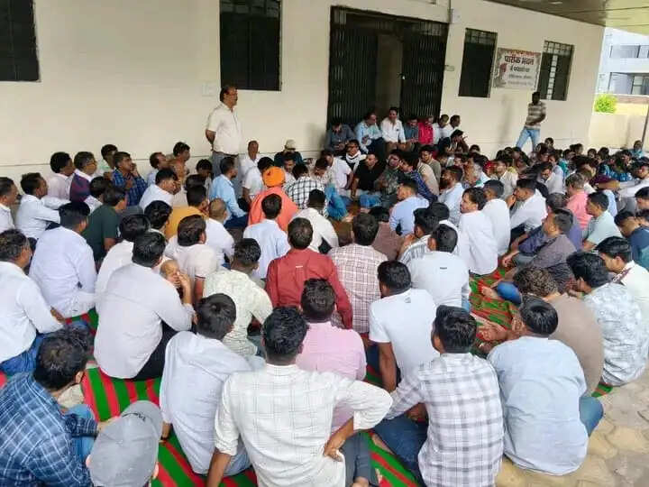 कोटड़ी भट्टी कांड में पटवारी की बर्खास्तगी पर बवाल, पटवार संघ ने हड़ताल की चेतावनी दी
