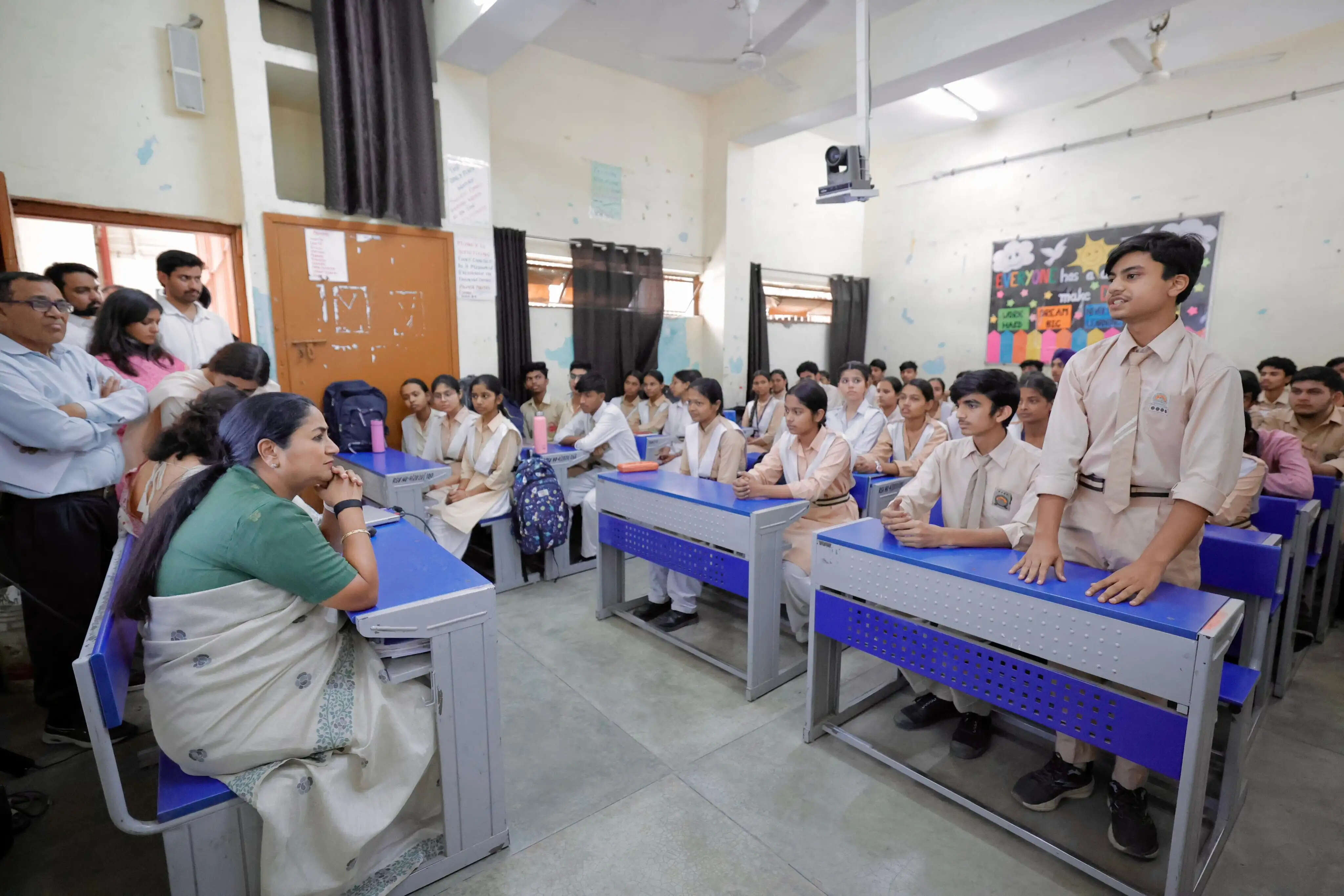 (लीड) मुख्यमंत्री ने की दिल्ली के सभी सरकारी स्कूलों के व्यापक संरचनात्मक ऑडिट की घोषणा
